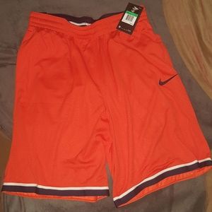 Nike Basketball Shorts (Size XL).
